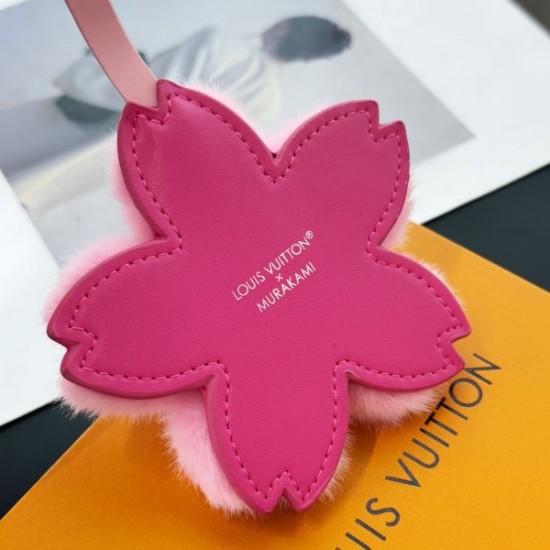 2025SS キーホルダー LOUIS VUITTON ルイヴィトン 著名人・セレブも注目のラグジュアリー小物