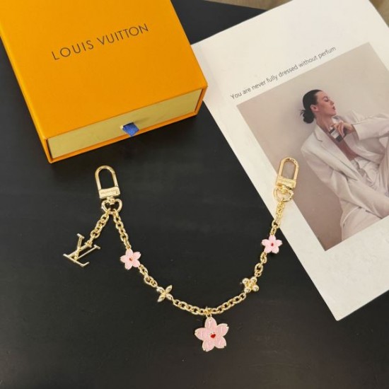 2025SS キーホルダー LOUIS VUITTON ルイヴィトン 季節の変わり目に活躍する定番キーホルダー