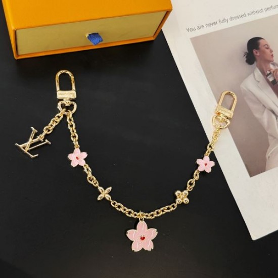 2025SS キーホルダー LOUIS VUITTON ルイヴィトン 季節の変わり目に活躍する定番キーホルダー