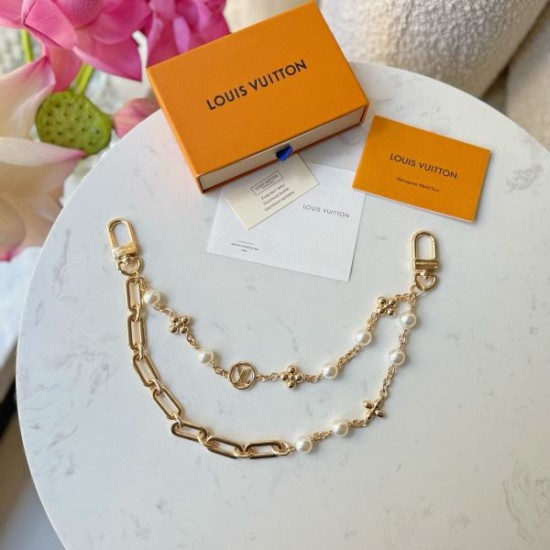 2025SS キーホルダー LOUIS VUITTON ルイヴィトン 夏のおでかけにぴったりの上質アイテム
