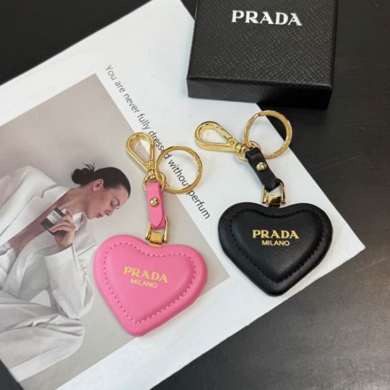 2025SS キーホルダー PRADA プラダ 洗練されたスタイリッシュデザインが魅力の新作
