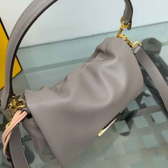 FENDI フェンデイ 2025FW 新作 高級感ショルダーバッグ レディース おしゃれ 人気モデル