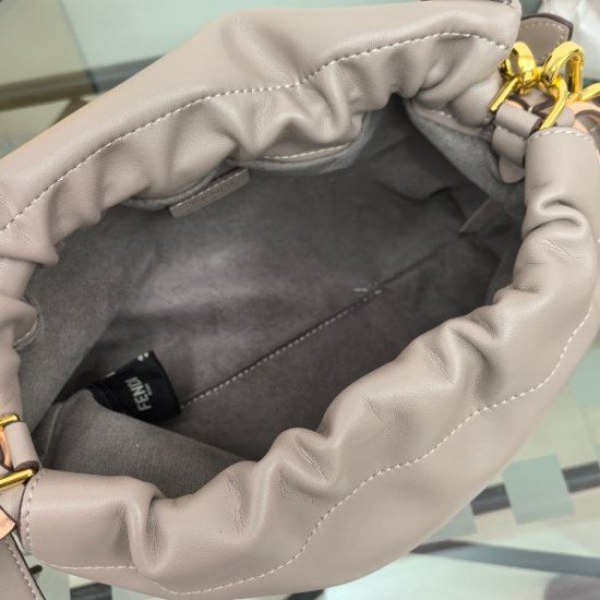 FENDI フェンデイ 2025FW 新作 高級感ショルダーバッグ レディース おしゃれ 人気モデル