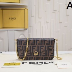 FENDI フェンデイ 2025FW 新作 上品ショルダーバッグ 高品質レプリカ 大容量 人気