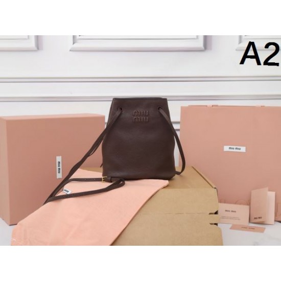 MIU MIU ミュウミュウ 2025FW 新作 上品バックパック レディース 高級感漂う 人気アイテム
