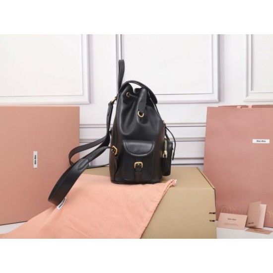 MIU MIU ミュウミュウ 2025FW 新作 高品質バックパック 大容量 おしゃれ 高級レプリカ