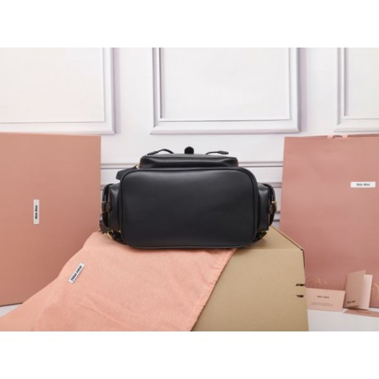 MIU MIU ミュウミュウ 2025FW 新作 高品質バックパック 大容量 おしゃれ 高級レプリカ