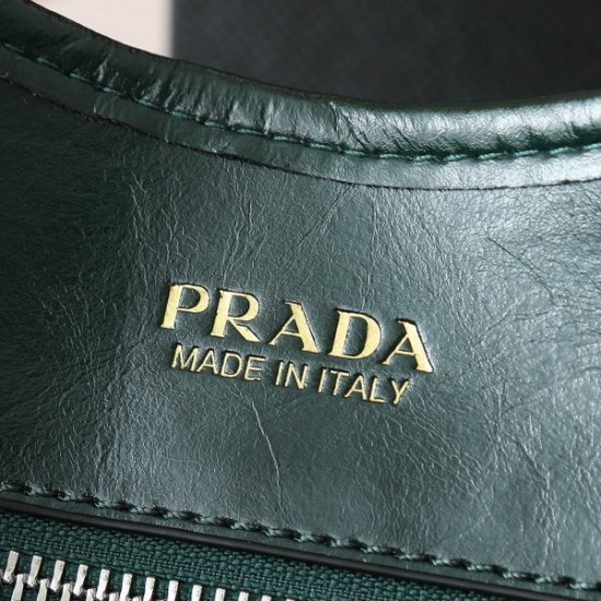 PRADA プラダ 2025FW 新作 上品トートバッグ 高級感漂う 人気アイテム