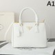 PRADA プラダ 2025FW 新作 人気トートバッグ 高級感 上品 おしゃれデザイン