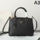 PRADA プラダ 2025FW 新作 人気トートバッグ 高級感 上品 おしゃれデザイン