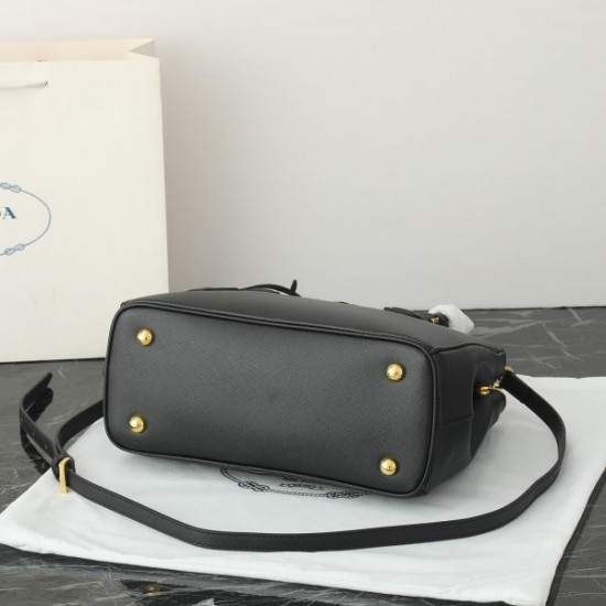 PRADA プラダ 2025FW 新作 人気トートバッグ 高級感 上品 おしゃれデザイン