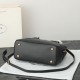 PRADA プラダ 2025FW 新作 人気トートバッグ 高級感 上品 おしゃれデザイン