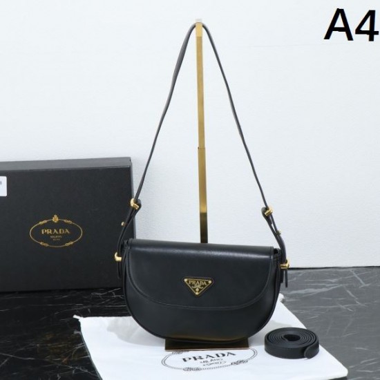 PRADA プラダ 2025FW 新作 大容量ショルダーバッグ 高級感漂う 通勤通学に最適