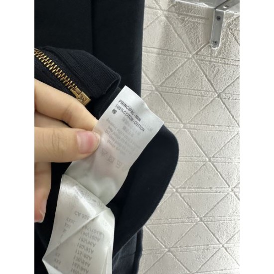 2025FW アウター LOUIS VUITTON ルイヴィトン 最新トレンド 高級感漂うアウター
