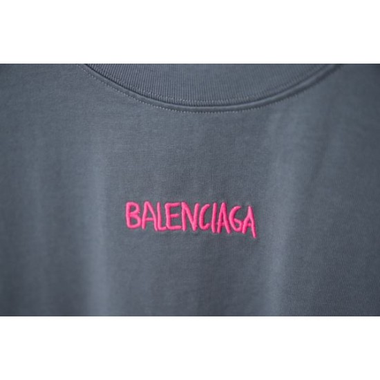 2025SS BALENCIAGA バレンシアガ トレンドロゴプリント 半袖Tシャツ モード系ユニセックスコーデ