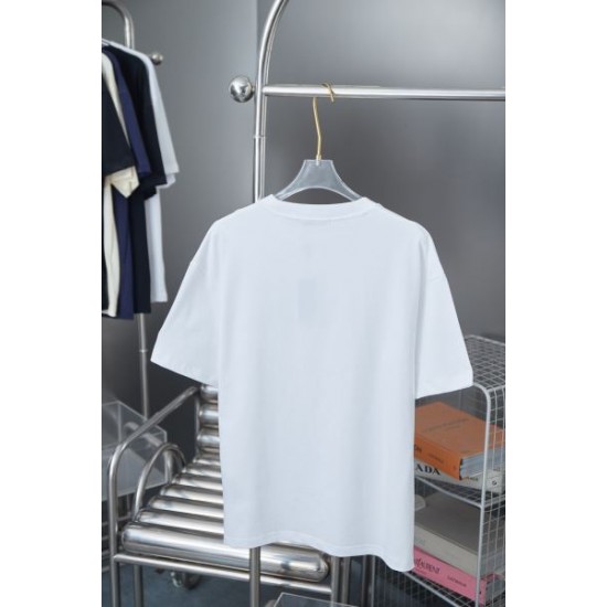 2025SS PRADA プラダ シンプルラグジュアリー 半袖Tシャツ 洗練された大人カジュアル