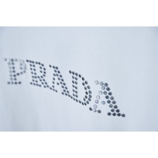 2025SS PRADA プラダ シンプルラグジュアリー 半袖Tシャツ 洗練された大人カジュアル