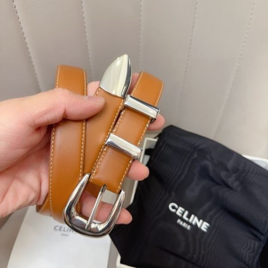 2025FW おしゃれ ベルト CELINE セリーヌ 今秋のお気に入りスタイル 高級感