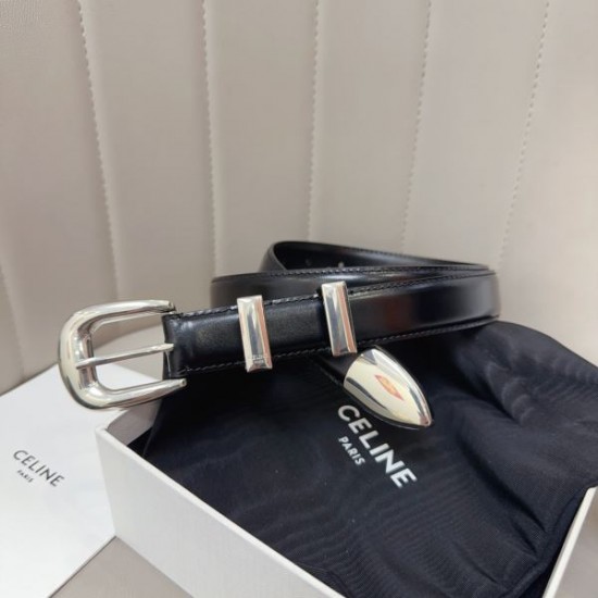 2025FW スタイリッシュ ベルト CELINE セリーヌ きれいめな印象で着こなし 新作