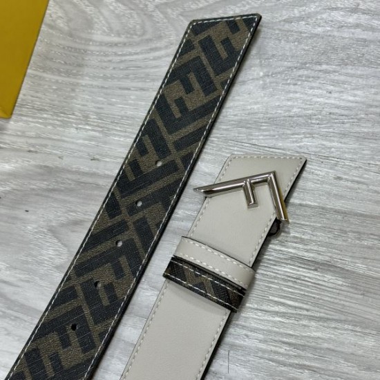 2025FW 自分らしく ベルト FENDI フェンデイ 自分らしいスタイリング 人気新作
