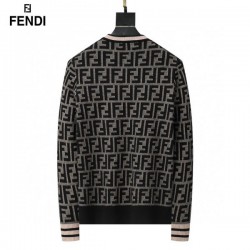2025秋冬 セーター FENDI フェンディ 今年らしい着こなし完成モデル