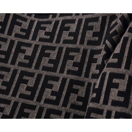 2025秋冬 セーター FENDI フェンディ 今年らしい着こなし完成モデル