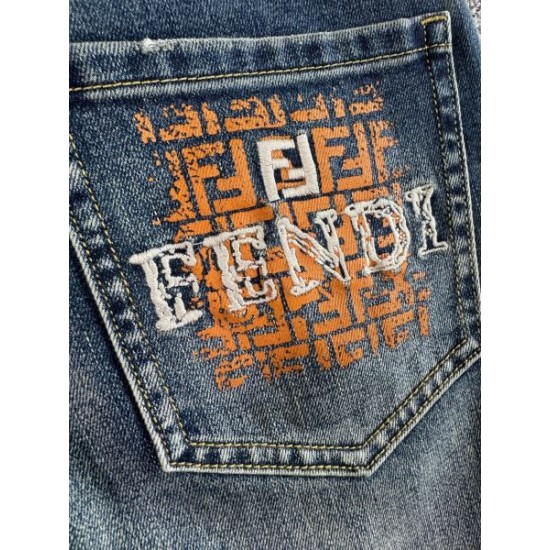 2025秋冬 ジーパン FENDI フェンディ おしゃれ幅広がる 最新ジーンズ