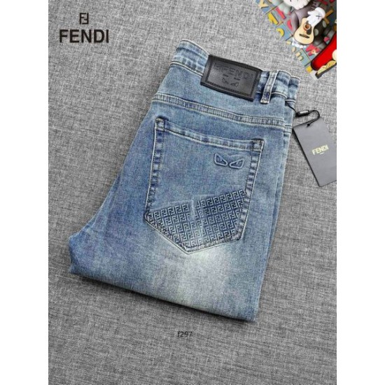 2025秋冬 ジーパン FENDI フェンディ 瞬時におしゃれ上級者 新作モデル