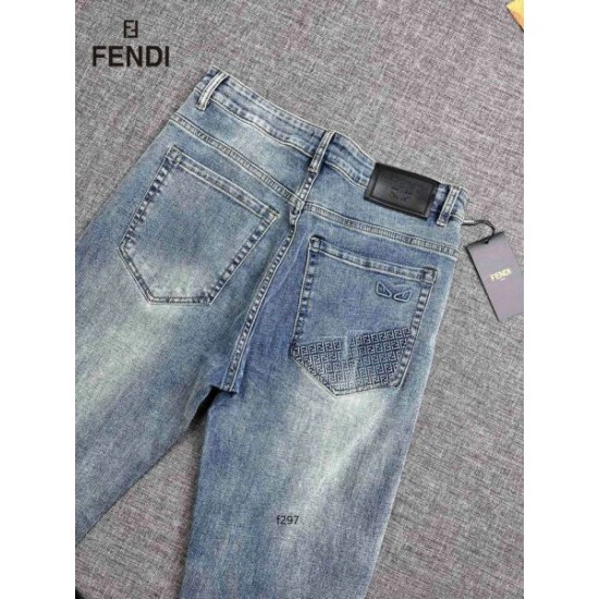 2025秋冬 ジーパン FENDI フェンディ 瞬時におしゃれ上級者 新作モデル