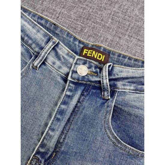 2025秋冬 ジーパン FENDI フェンディ 瞬時におしゃれ上級者 新作モデル