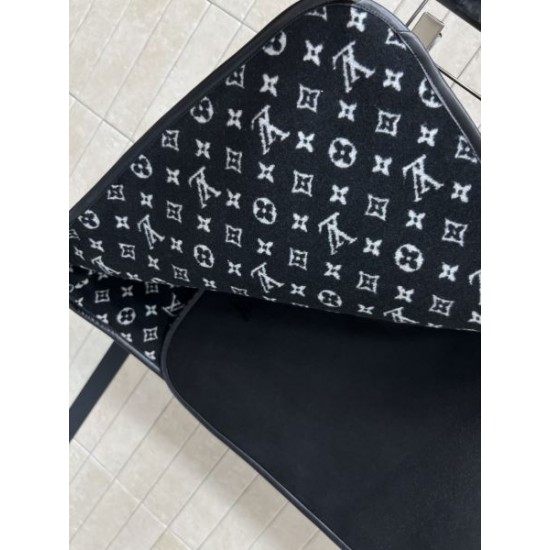 LOUIS VUITTON ルイヴィトン ミニスカート 2025秋冬新作 雑誌掲載のおしゃれアイテム