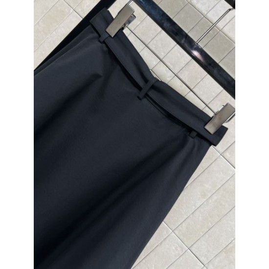 MIU MIU ミュウミュウ プリーツスカート 2025秋冬新作 一目でわかる人気ブランドアイテム