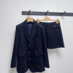 MIU MIU ミュウミュウ セットアップ 2025秋冬新作 一目置かれる秋冬の新作コーデ