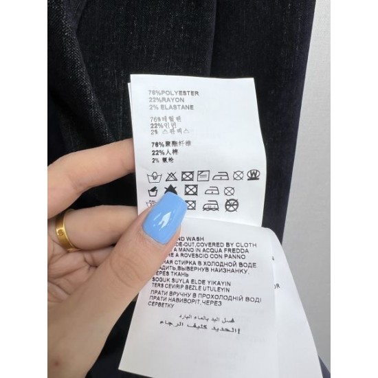 MIU MIU ミュウミュウ セットアップ 2025秋冬新作 一目置かれる秋冬の新作コーデ