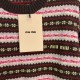 MIU MIU ミュウミュウ プルオーバーニット 2025秋冬新作 魅力満載のトレンドスタイル
