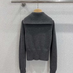 MIU MIU ミュウミュウ ニットセーター 2025秋冬新作 ブランドの魅力を掲げた今季注目アイテム