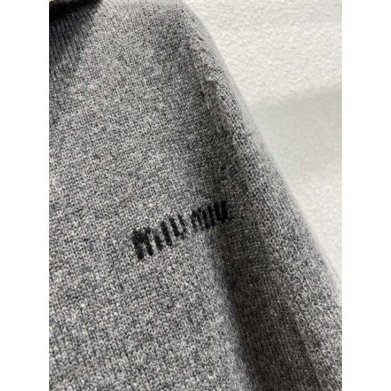 MIU MIU ミュウミュウ ニットセーター 2025秋冬新作 ブランドの魅力を掲げた今季注目アイテム