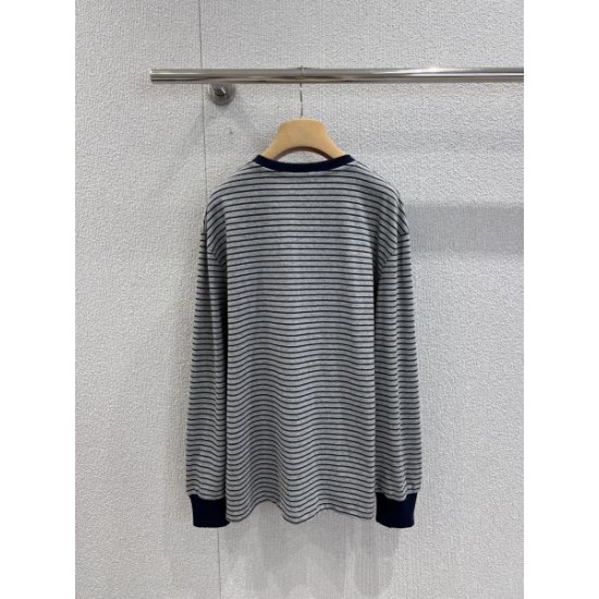 MIU MIU ミュウミュウ 長袖Tシャツ 2025秋冬新作 最旬トレンド間違いなしの新作Tシャツ