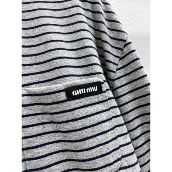 MIU MIU ミュウミュウ 長袖Tシャツ 2025秋冬新作 最旬トレンド間違いなしの新作Tシャツ