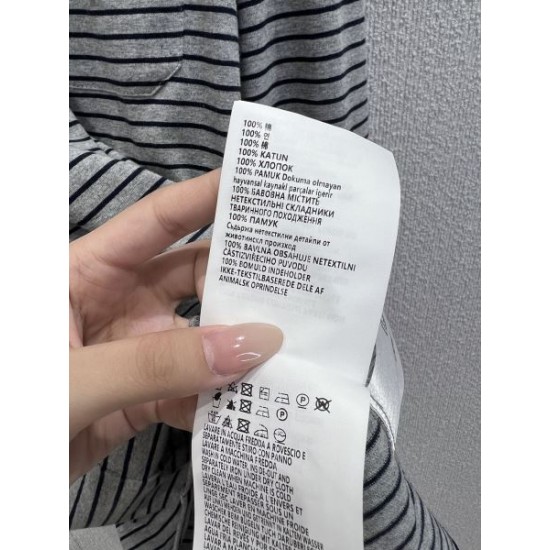 MIU MIU ミュウミュウ 長袖Tシャツ 2025秋冬新作 最旬トレンド間違いなしの新作Tシャツ