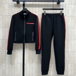 PRADA プラダ セットアップ 2025秋冬新作 おしゃれ度をアップする新着アイテム
