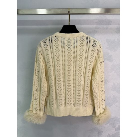 VALENTINO ヴァレンティノ ニットカーディガン 2025秋冬新作 大人っぽく見せる上品カーディガン