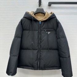 PRADA プラダ ダウンジャケット 2025秋冬新作 海外セレブも注目のアイテム