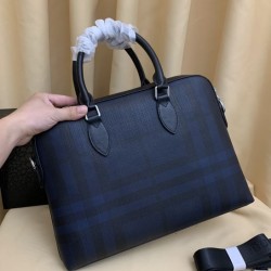 2025FW ブリーフケース BURBERRY バーバリー 高級感あふれるビジネスバッグ 通勤通学に最適