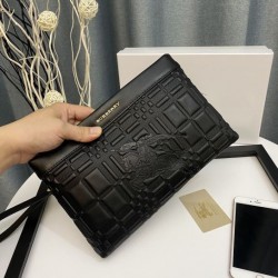 2025FW クラッチバッグ BURBERRY バーバリー 希少限定 入手困難なラグジュアリーバッグ