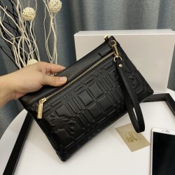 2025FW クラッチバッグ BURBERRY バーバリー 希少限定 入手困難なラグジュアリーバッグ