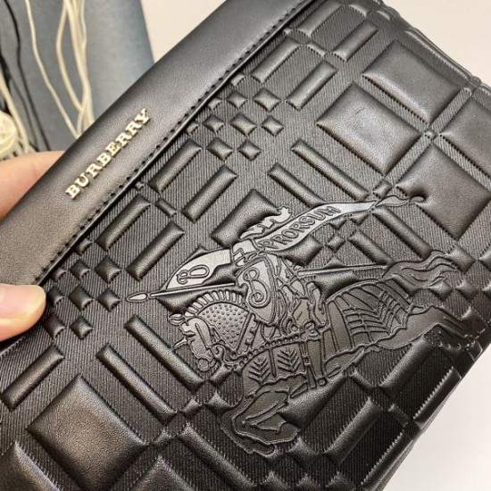 2025FW クラッチバッグ BURBERRY バーバリー 希少限定 入手困難なラグジュアリーバッグ