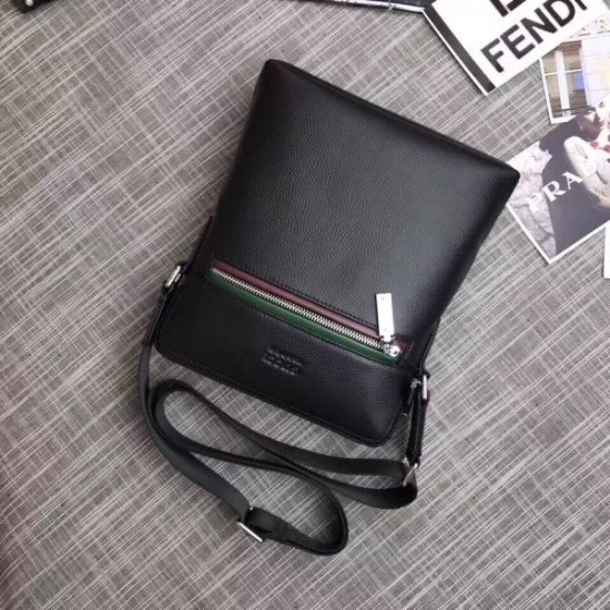 2025FW ショルダーバッグ GUCCI グッチ 相性抜群 どんなコーデにも合わせやすい人気モデル
