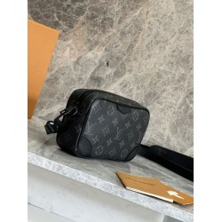 LOUIS VUITTON ルイヴィトン モノグラム エクリプス レザー ショルダーバッグ クロスボディ ブラック メンズ 2026SS