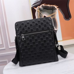 2025FW ショルダーバッグ LOUIS VUITTON ルイヴィトン 秋冬マストハブアイテム 高級感抜群